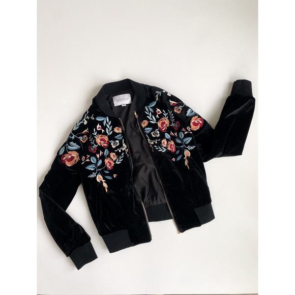 Lucy Paris Black‎ Velvet Flower Zip Up Small  Jacket - Picture 1 of 4